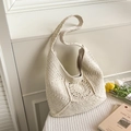 Beige Häkel-Schultertasche aus Baumwolle mit Lochblumenmuster und Strickstruktur - Reißverschluss / Weiß