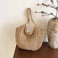 Schicke beige handgewebte Strandtasche im Häkeldesign für den Urlaub und die Freizeit - Khaki Reißverschluss-Stil
