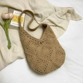 Handgefertigte khakifarbene Web-Tragetasche mit Blumenmuster und braunem Innenfutter - Khaki Magnetverschluss-Stil