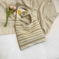Beige handgehäkelte Tragetasche mit braunen Streifen und durchbrochenem Muster - Magnetverschluss / Khaki