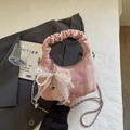 Borsa rosa a quadri con grande fiocco in pizzo, perle e manico increspato - Rosa con ciondolo