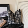 Sac fourre-tout à carreaux vintage avec boucle en corne et bandoulière large - Noir
