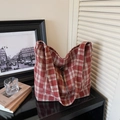 Grand sac cabas en toile à carreaux rouges et blancs avec boucle marron et style rétro - Bordeaux