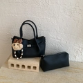 Ensemble de sacs seau en cuir noir texturé litchi avec charmant pendentif ours - Noir Avec Pendentif