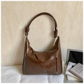 Elegante borsa a tracolla marrone scuro con dettaglio a nodo e finitura lucida - Marrone senza ciondoli