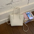 Sac seau élégant en cuir PU blanc avec bord ondulé et bandoulière réglable - Blanc Sans Pendentif