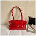 Sac fourre-tout rétro en cuir verni rouge avec boucles argentées et détails d'oeillets - Sans Pendentif / Rouge