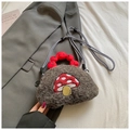 Graziosa borsa a tracolla in peluche grigio scuro con manico rosso e ricamo a fungo - Fungo Grigio