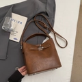 Brown vintage PU leather bucket bag with top handle and adjustable shoulder strap - Brown No Pendant
