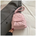 Mini mochila rosa para mujer con diseño acolchado de corazones y bolsillo frontal - Rosa