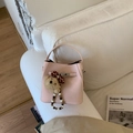 Borsa a secchiello rosa in ecopelle con chiusura a rotazione e ciondolo a forma di orso - Con Ciondolo / Rosa