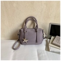 Borsa a cuscino lilla minimalista con ciondolo a stella e tracolla rimovibile - Viola Con Ciondolo