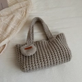 Borsa a mano beige fatta a mano all'uncinetto con trama a nido d'ape e mini borsa laterale - Bianco Sporco