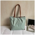 Bolso tote minimalista de nailon verde menta con asas de cuero marrón y gran capacidad - Azul Grande