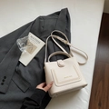 Sac seau beige grainé avec poignée supérieure et bandoulière réglable amovible - Sac Unique / Blanc Cassé