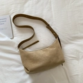 Borsa hobo a mezzaluna in camoscio caramello con tracolla regolabile in pelle chic - Cachi