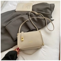 Petit sac carré structuré blanc crème minimaliste avec fermoir doré et bandoulière chic - Blanc Crème (Sans Pendentif)