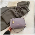 Sac bandoulière carré violet rétro avec logo CHUUDON doré et sangle réglable - Violet Sans Pendentif