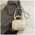 Petit sac carré minimaliste blanc crème avec texte tendance et texture imitation cuir - Blanc Sans Pendentif