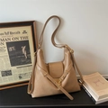 Bolso tote vintage marrón caqui de cuero con elegantes herrajes dorados y correas - Caqui