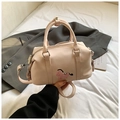 Borsa a mano Boston rosa con toppa a forma di pony e tracolla regolabile - Rosa