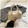 Borsa Boston beige chic con ricamo di cavallo e tracolla regolabile in stile minimal - Bianco Sporco