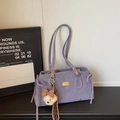 Sac fourre-tout lavande avec charm d'ours et plaque dorée dans une finition mate chic - Violet avec Pendentif