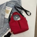 Sac seau en tissu rouge vif avec poches avant doubles et bandoulière noire réglable - Sans Pendentif / Rouge