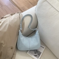 Sac à bandoulière hobo bleu clair chic en similicuir avec anneau argenté et design épuré - Sans pendentif / Bleu