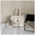 Detalle de encaje blanco y lunares negros en una mochila con lazo de estilo dulce - Blanco Roto