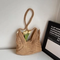 Borsa tote beige fatta a mano all'uncinetto con nappe a frangia e spalline intrecciate chic - Cachi