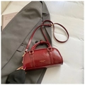 Chic burgundy leather cylinder boston bag with gold hardware and logo detail - Red (No Pendant)