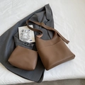 Ensemble sac fourre-tout et pochette en similicuir marron avec texture grainée - Sable