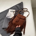 Vintage donkerbruine suède crossbodytas met lange franjes en bohemien details - Koffie