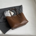 Grande borsa tote minimalista in pelle marrone scuro per il lavoro con manici superiori - Marrone
