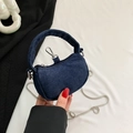 Mini dunkelblaue Denim-Handtasche mit Silberkette und Zylindergriff für Damen - Dunkelblau