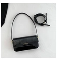 Glänzende schwarze Lackleder Umhängetasche mit Goldlogo und verstellbarem Schultergurt - Schwarz
