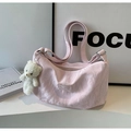 Pink pleated tote bag with plush bear keychain and fashion labels for women - With Pendant / Pink