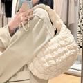 Bolso nube acolchado blanco crema con textura esponjosa y correa ancha al hombro - Blanco Pequeño