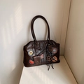 Borsa a tracolla retrò marrone scuro con toppe colorate e ciondolo a forma di cioccolato - Caffè Con Ciondolo al Cioccolato