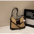 Bolso tote retro beige y marrón con colgante de béisbol y hebilla de metal dorada fina - Con Colgante / Caqui