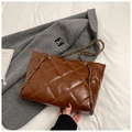 Stylish brown quilted tote bag with gold chain strap in large capacity fashion design - No Pendant / Brown