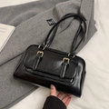Borsa baguette nera lucida minimalista con doppia fibbia e stile retrò - Nero senza Ciondolo