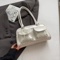 Borsa sottobraccio bianco crema perlata con doppie tasche frontali e fiocco di perle - Senza Ciondolo / Bianco Sporco