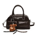 Sac bowling marron brillant avec logo argenté, deux poches et breloque ours en peluche - Café (Avec Pendentif)