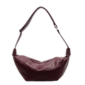 Bolso de hombro media luna burdeos minimalista con textura plisada suave y cremallera - Rojo Ancorra