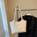 Retro cream white faux leather underarm tote bag with adjustable golden buckle strap - No Pendant / Off White