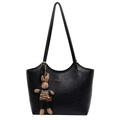 Grand sac cabas en cuir noir minimaliste avec lettrage doré et charm lapin en peluche - Pendentif Lapin Pied-de-Poule / Noir