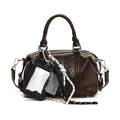 Sac Boston rétro marron foncé en cuir ciré brillant avec doubles poignées et bandoulière - Style de base / Marron