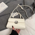 Piccola borsa a tracolla bianco crema in pelle con chiusura argento e manico superiore - Bianco Riso (Senza Ciondolo)